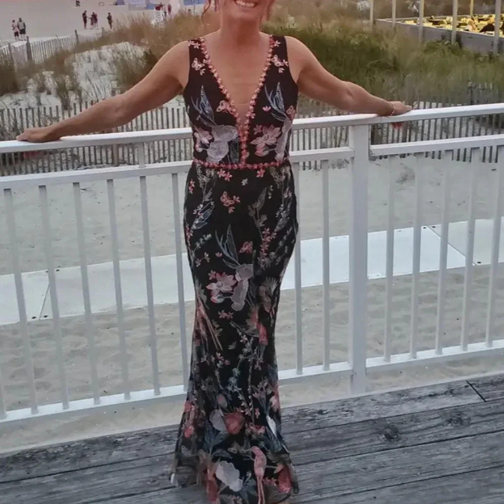 Marchesa Notte Black Embroidered Butterfly Gown SIZE 2 Mermaid Formal Dress $510 - Picture 10 of 11